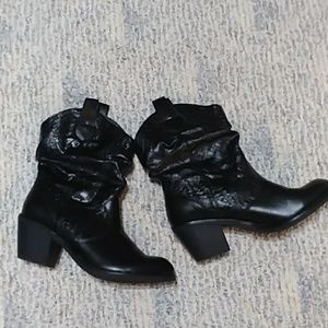 LIKE NEW XAPPEAL SLOUCH COWBOY BOOTS